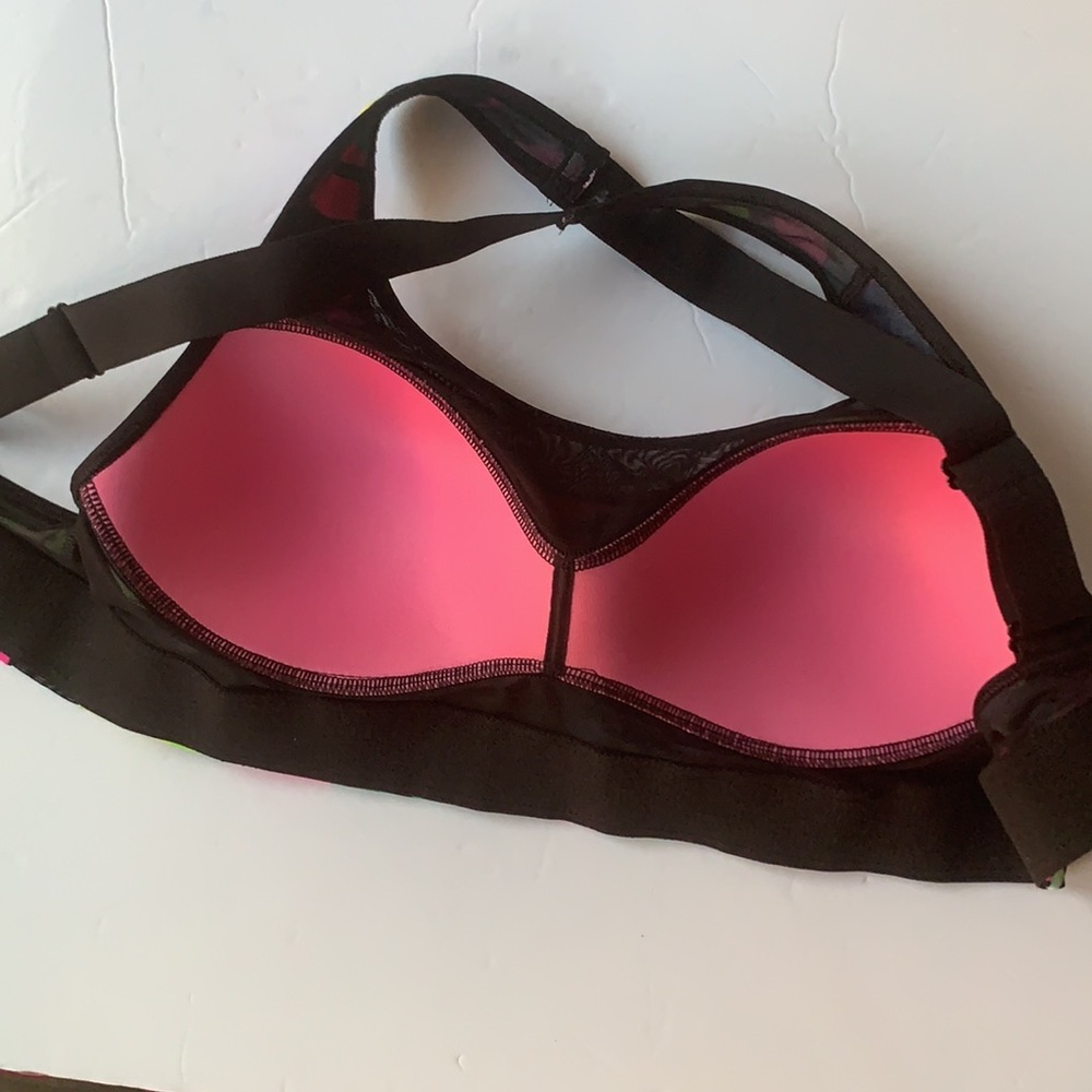 Ultimate High Impact Sports Bra - Picture 3 of 10